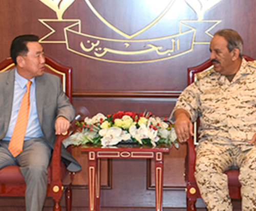 Bahrain’s Defense Chief Receives South Korean Delegation