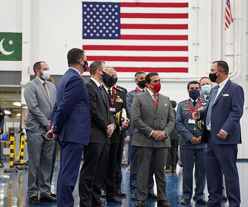 Bell Hosts Bahrain Delegation to Mark Production of AH-1Z Viper Attack Helicopters