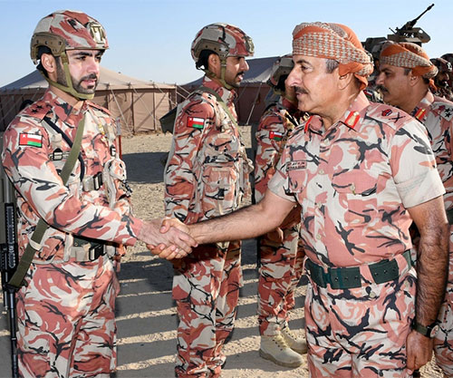 Commander of Royal Army of Oman Visits Desert Regiment’s Headquarters at GCC Drill