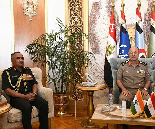 Egyptian Chief-of-Staff Receives Commander of Indian Army
