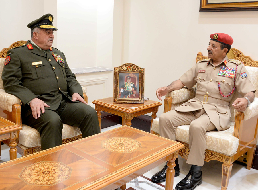 Jordanian Chairman of Joint Chiefs of Staff Visits Oman