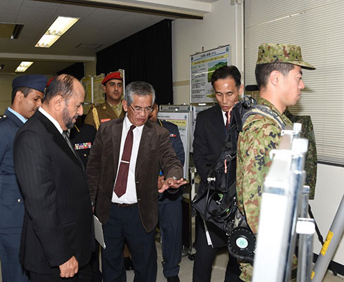 Oman’s Defense Minister Tours Japan’s Defense Technology Center 