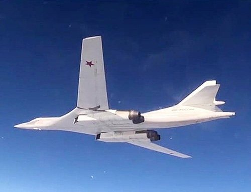 Russian Strategic Tu-160 Bomber Test-Fires 12 Missiles