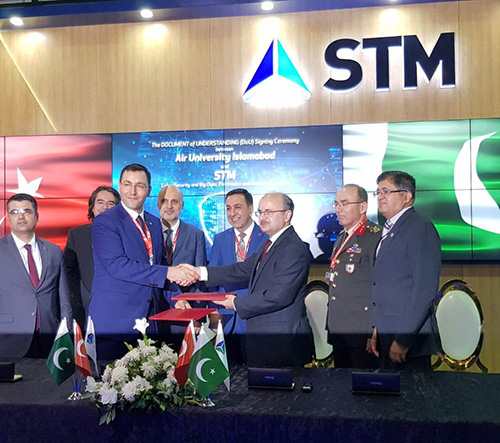 STM Signs DoU in Cyber Security at IDEAS 2018 