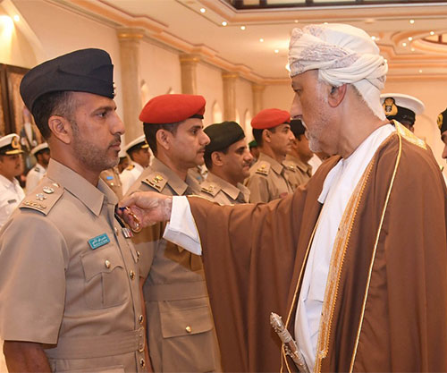 Sultan of Oman Confers Medals on Armed Forces, Royal Guard Officers