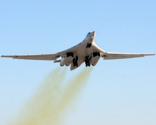 Russia Resumes Production of Upgraded Tu-160 Bomber