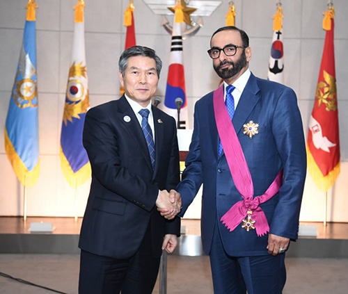 UAE Minister for Defense Affairs Receives South Korean Award