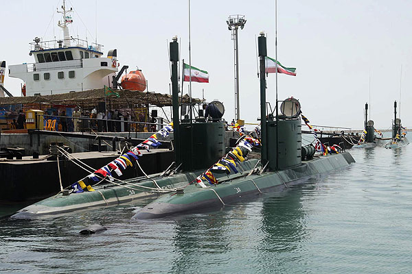 Iran Launches 4 New Submarines 