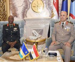 Chief of Staff of Egyptian Armed Forces Receives Chief of Rwandan Defense Forces