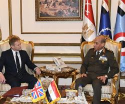 Egypt’s Commander-in-Chief Receives British Minister of Defense