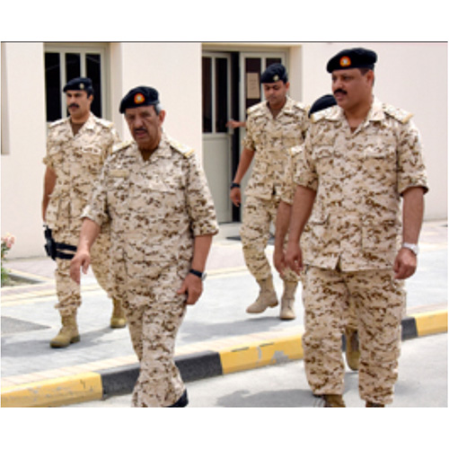 Bahrain’s Commander-in-Chief Inspects Defense Force Units 