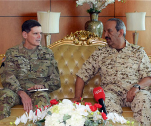 Bahrain’s Defense Chief Receives Commander of US Central Command