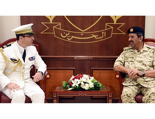 Bahrain Defense Chief Receives US, French Military Attachés