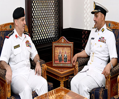 Commander of Royal Navy of Oman Receives CTF-152 Commander