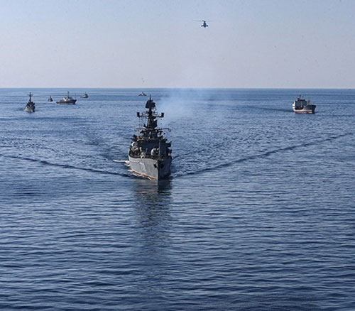 Iranian Naval Forces Start Massive Drills in Southern Waters