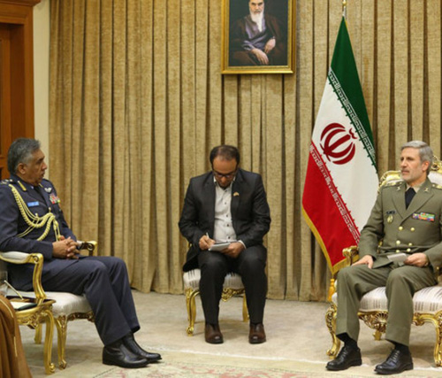 Omani Air Force Commander Meets Iranian Defense Minister