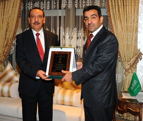 Tunisian President Awards Departing Saudi Military Attaché