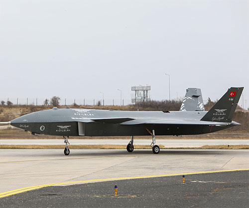 Türkiye’s Bayraktar Kizilelma Unmanned Fighter Jet Passes First Test ...