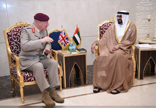 UAE Defense Minister Receives British Defense Senior Advisor 