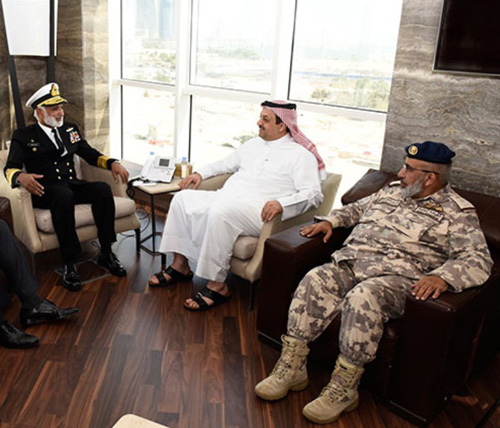 Qatar’s Defense Minister Receives Pakistan’s Naval Chief
