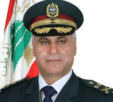 Lebanese Army Commander Receives Medal of Merit