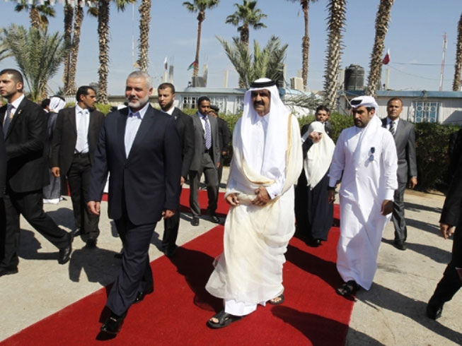 Qatar’s Emir Pays Historic Visit to Gaza