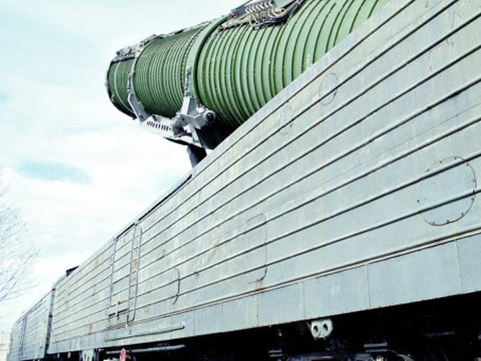 Russia to Develop New Rail-Mobile Ballistic Missile System