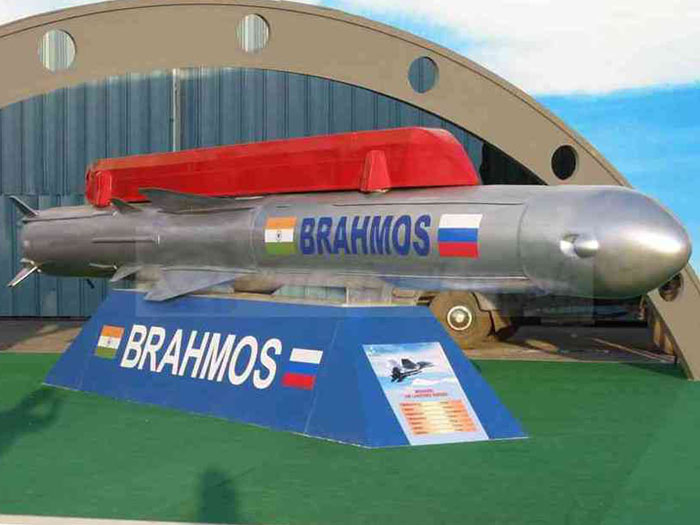 BrahMos Cruise Missile to be Launched from Su-30MKI Jet
