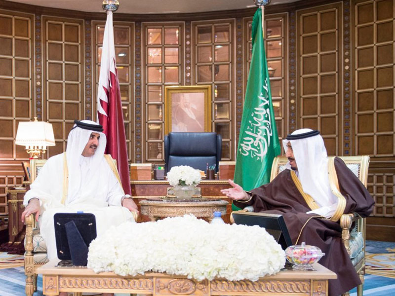 Saudi King, Qatar’s Emir Hold Official Talks