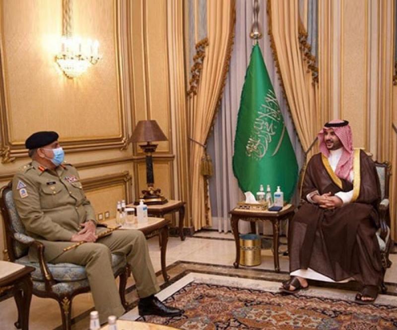 Saudi Deputy Minister of Defense Receives Chief of Pakistan Army Staff