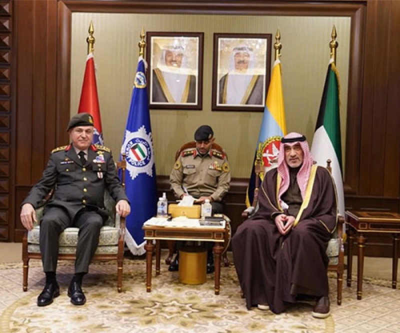 Top Kuwaiti Military Officials Receive Chief of Turkish General Staff