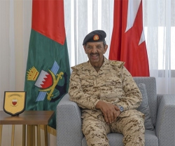 Bahrain’s Defence Chief Meets Senior Officers, Chairs Supreme Military Pension Council Meeting