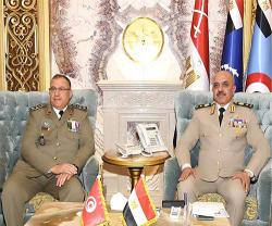 Chief of Staff of Egyptian Armed Forces Receives Chief of Staff of Tunisian Land Army