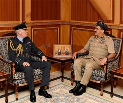 Chief of UK Air Staff Visits Sultanate of Oman