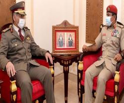 Commander of Qatari Emiri Land Forces Visits Sultanate of Oman