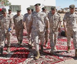 Jordanian Army Chief Visits Military Units
