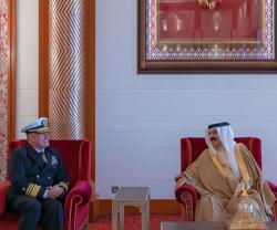 King of Bahrain Receives New US Fifth Fleet Commander