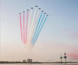 Kuwait’s Defense Ministry Commends British Red Arrows Parade
