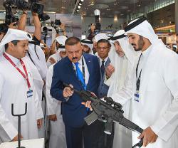 Qatar’s Interior Minister Tours Milipol Expo, Receives Counterparts