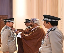 Sultan of Oman Confers Royal Commendation Medals on Police Officers