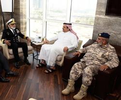 Qatar’s Defense Minister Receives Pakistan’s Naval Chief