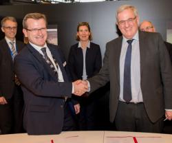 Renault Trucks Defense, DCI Sign Strategic Agreement 