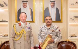 Qatar’s Chief of Staff Receives UK Chief of General Staff